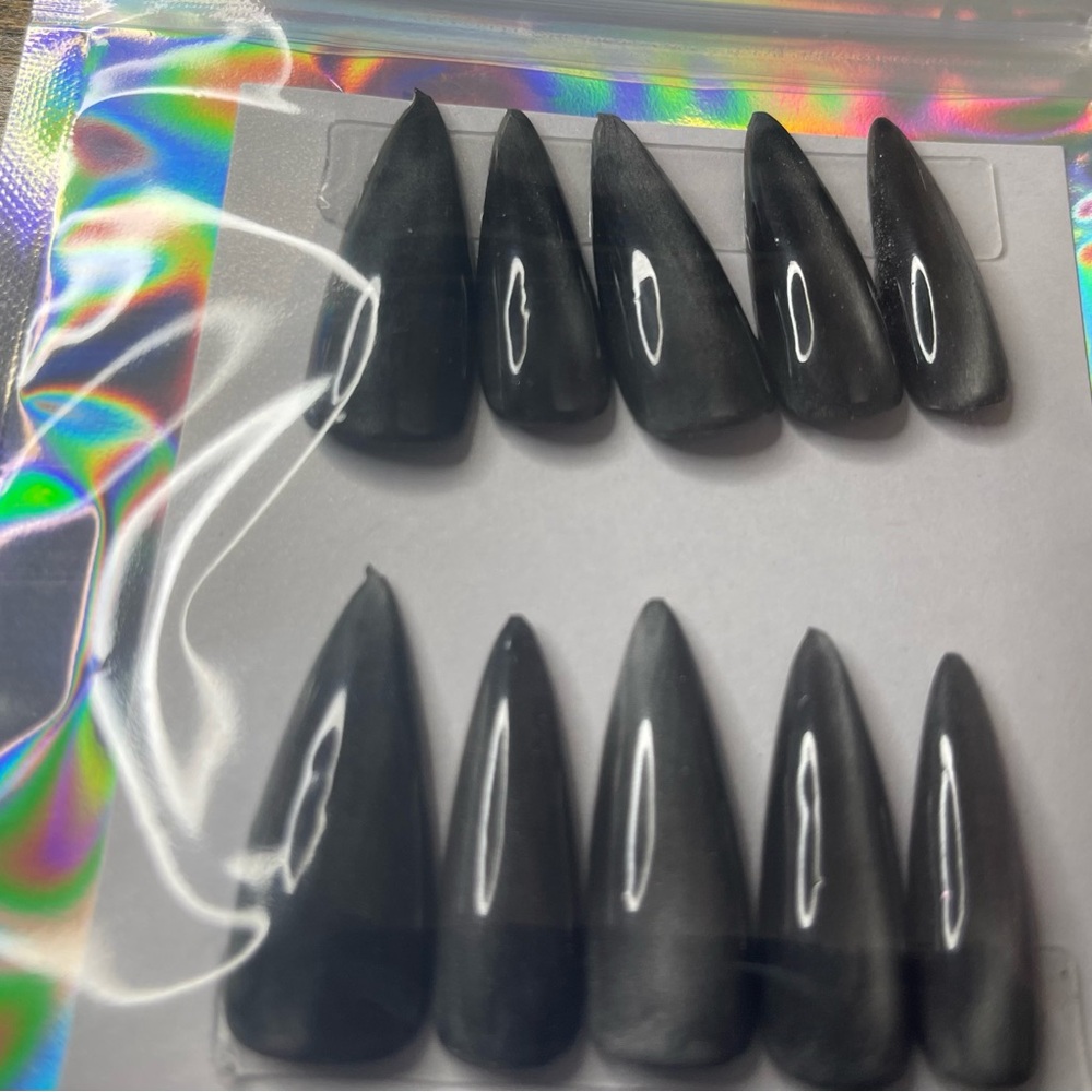 Matte Black Stiletto Press-On Nails - Pointed Acrylic Set